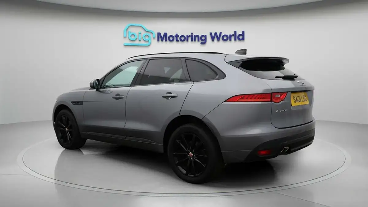 2021-jaguar-f-pace-20-i4d-chequered-flag-180ps-big-5