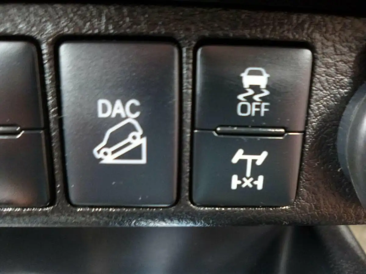 2021-toyota-hi-lux-24d-4d-invincible-150hpeu6d-big-51