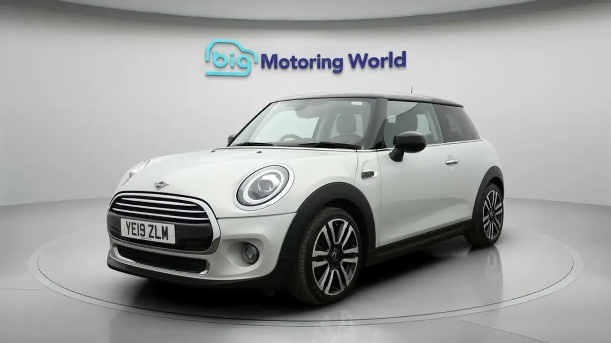 2019-mini-cooper-15-cooper-exclusive-134bhp-nav-hatchback-3d-auto-big-2
