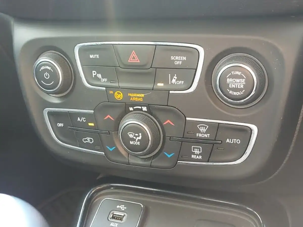 2019-jeep-compass-14-multiair-ii-night-eagle-big-16