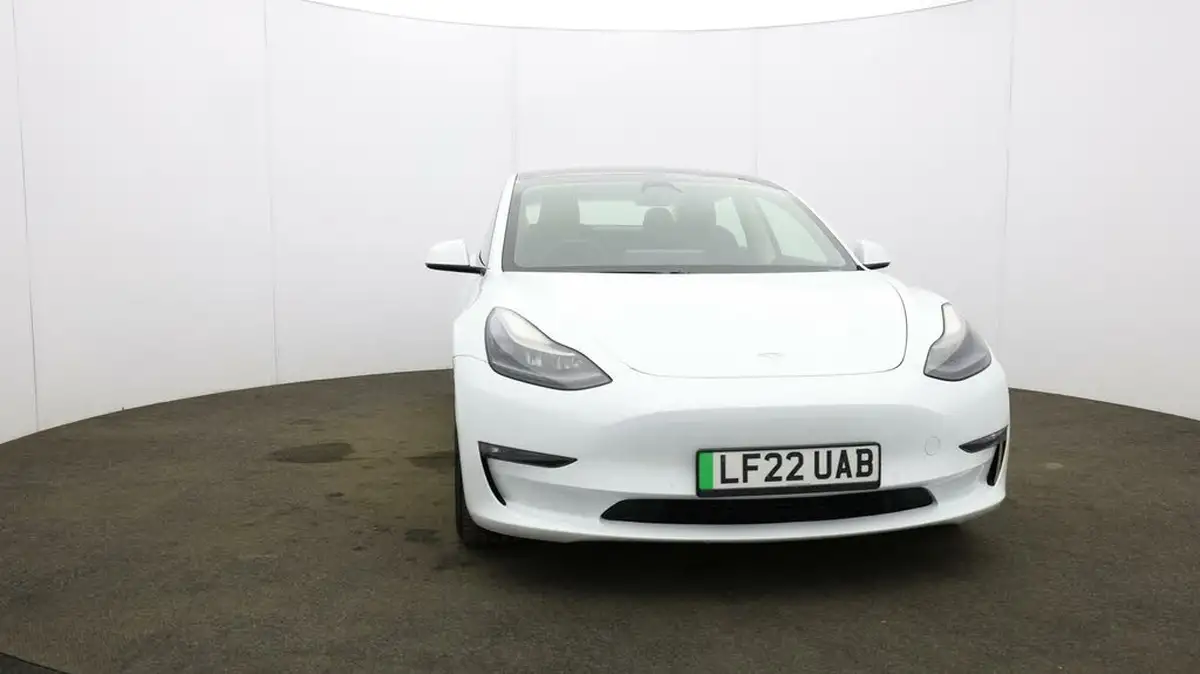 2022-tesla-model-3-e-long-range-big-42