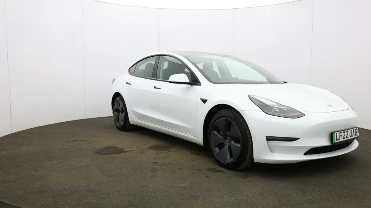 2022-tesla-model-3-e-long-range-big-46
