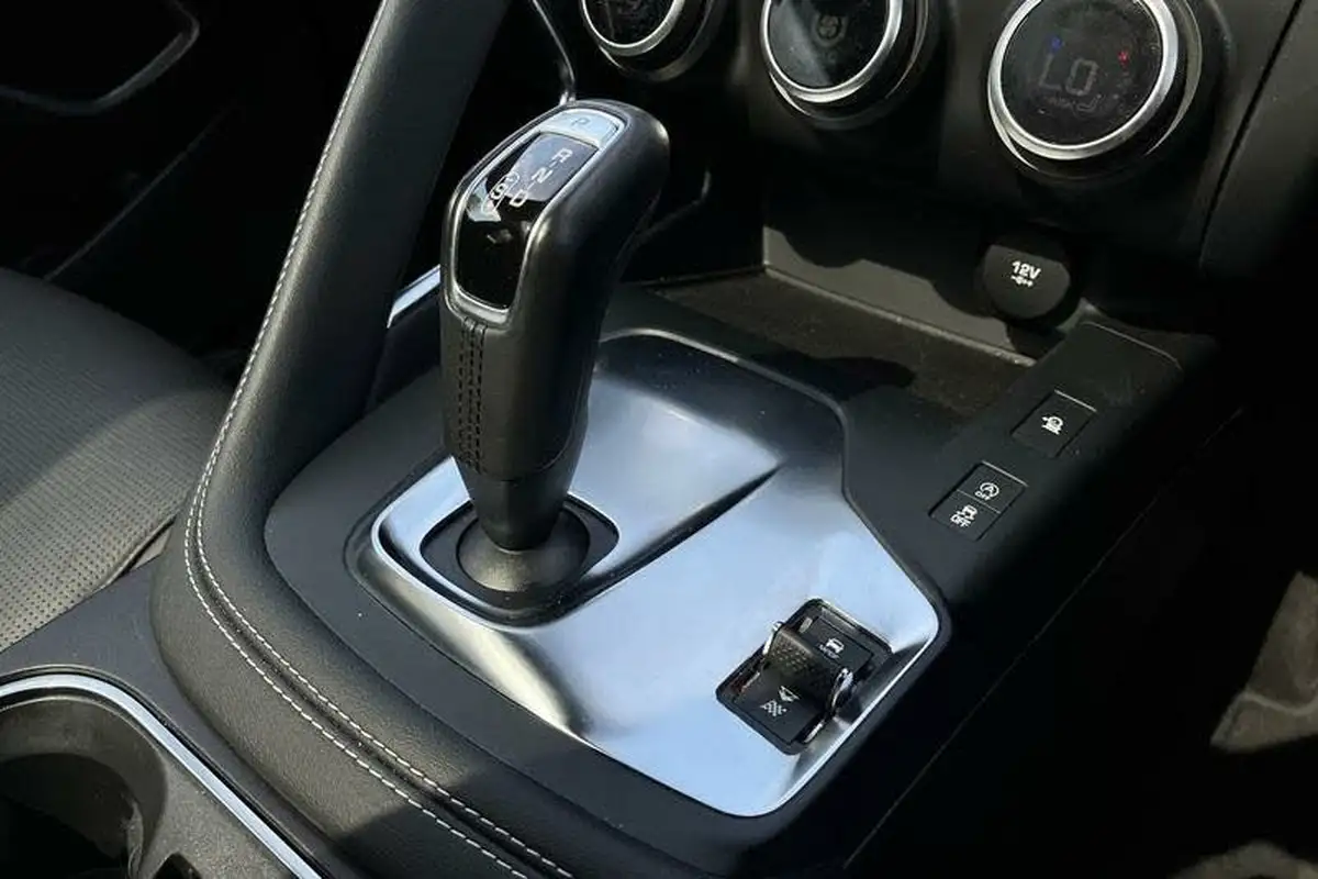 2019-jaguar-e-pace-20-i4-r-dynamic-hse-249ps-big-30