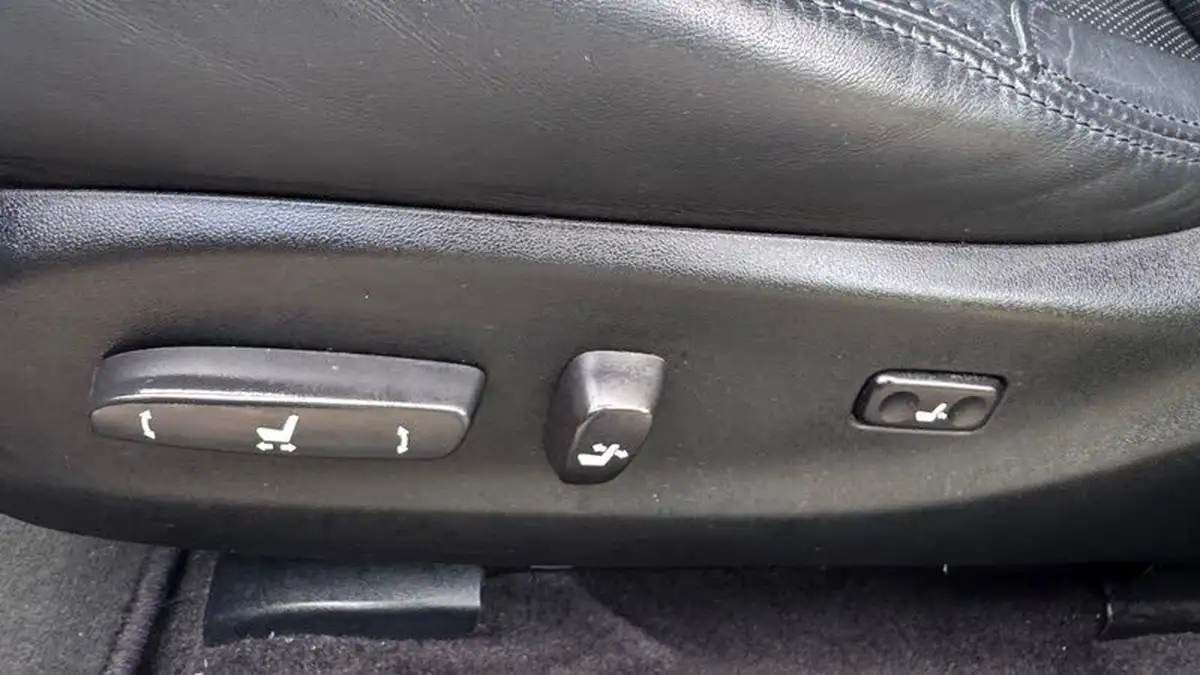 2008-lexus-is-250-25-se-auto-big-31