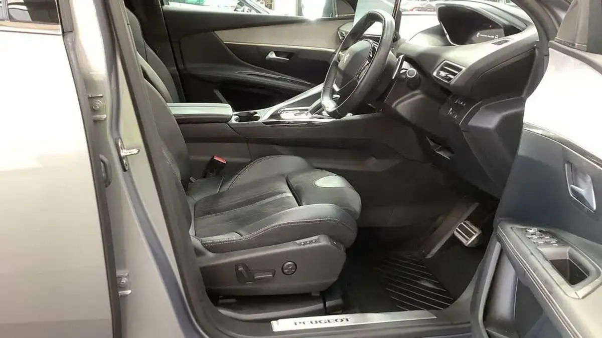 2022-peugeot-3008-suv-12-puretech-gt-premium-big-8