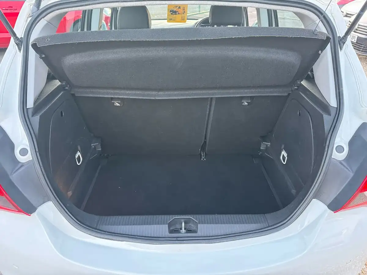 2016-vauxhall-corsa-14i-se-90ps-ecoflex-5d-1398cc-big-17