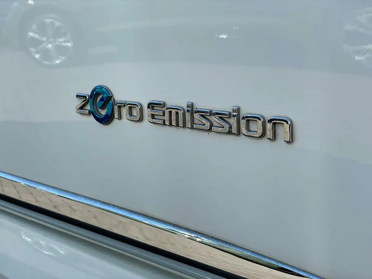 2021-nissan-leaf-e-tekna-big-20