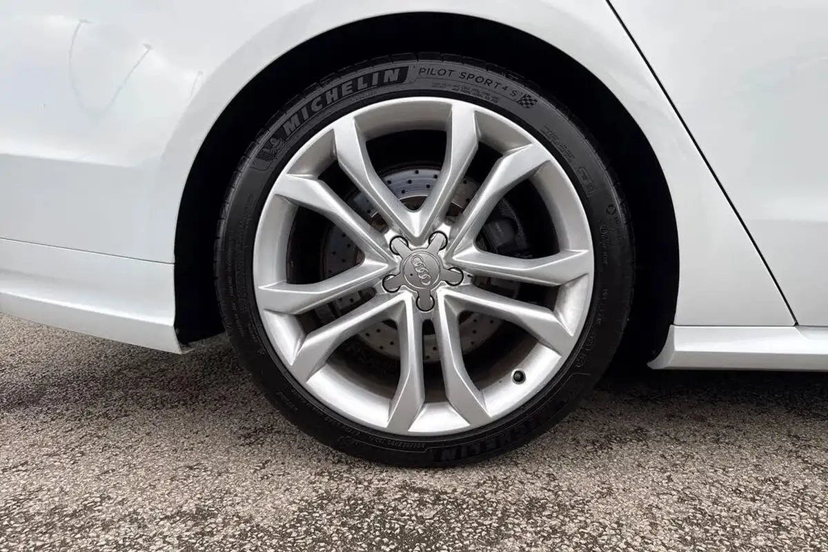 2016-audi-s8-40-tfsi-quattro-520ps-big-10