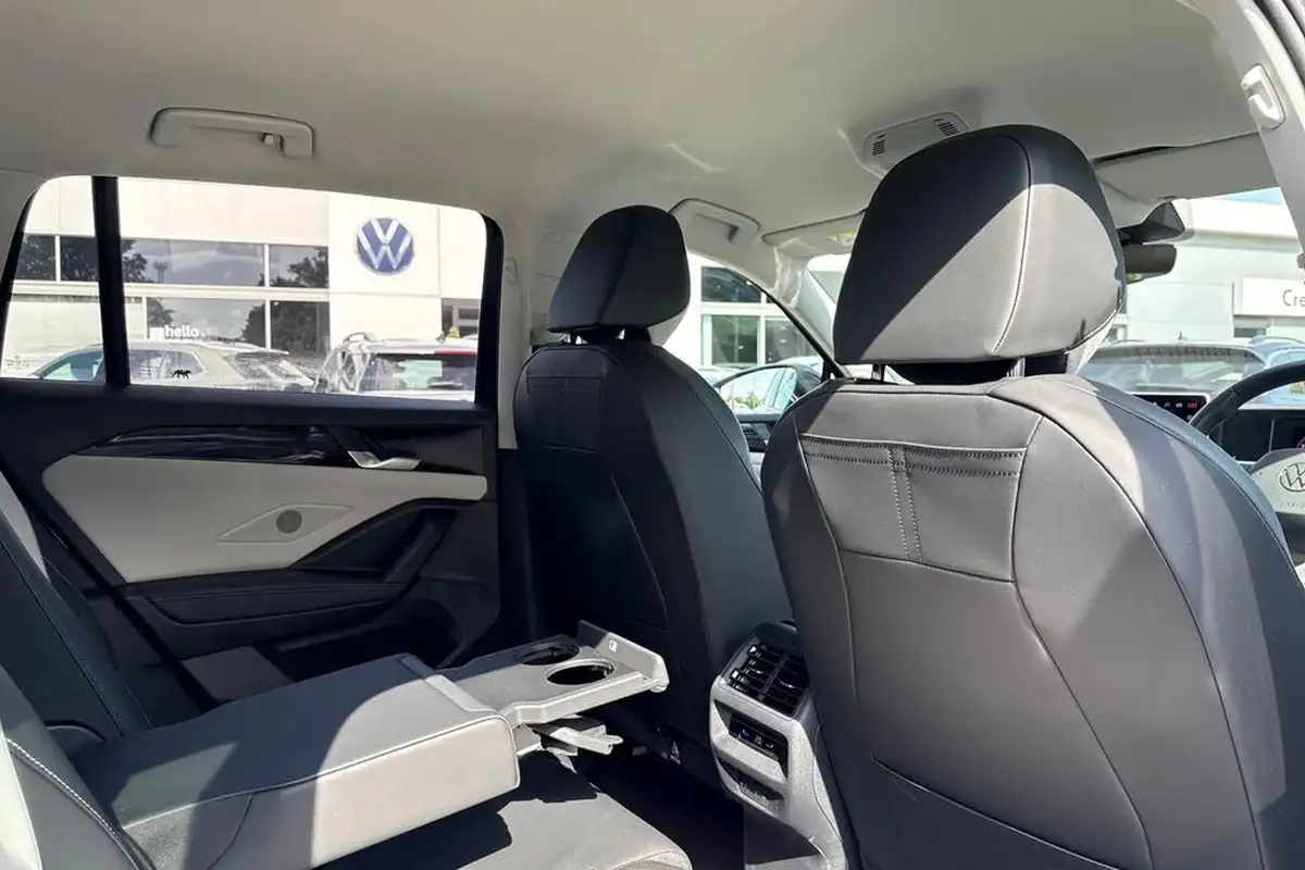 2024-volkswagen-tiguan-15-etsi-elegance-big-42