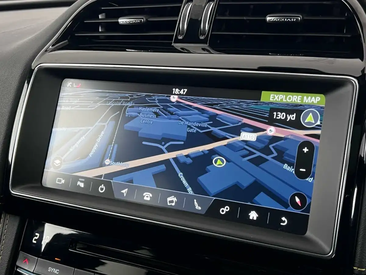 2020-jaguar-f-pace-20i-300-sport-big-33