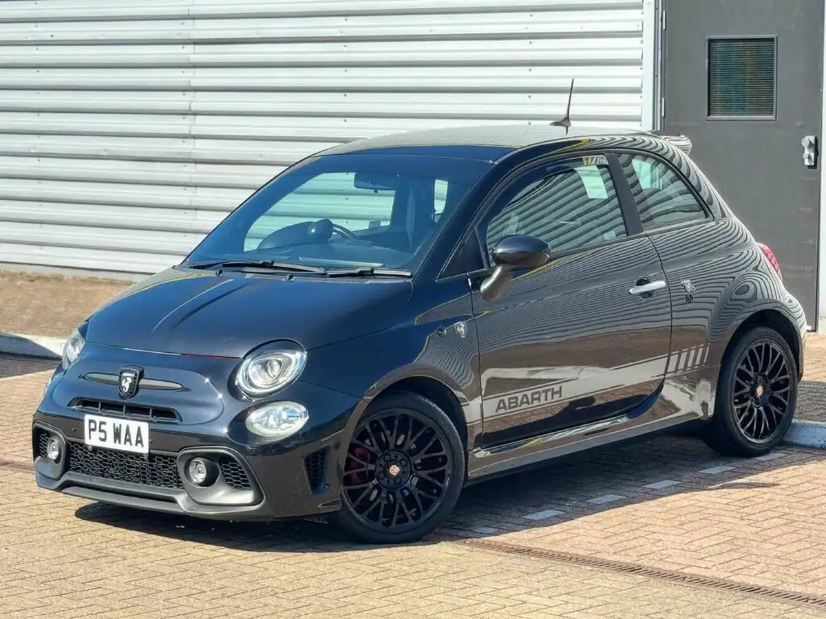 2017-abarth-595-14-tjet-big-0