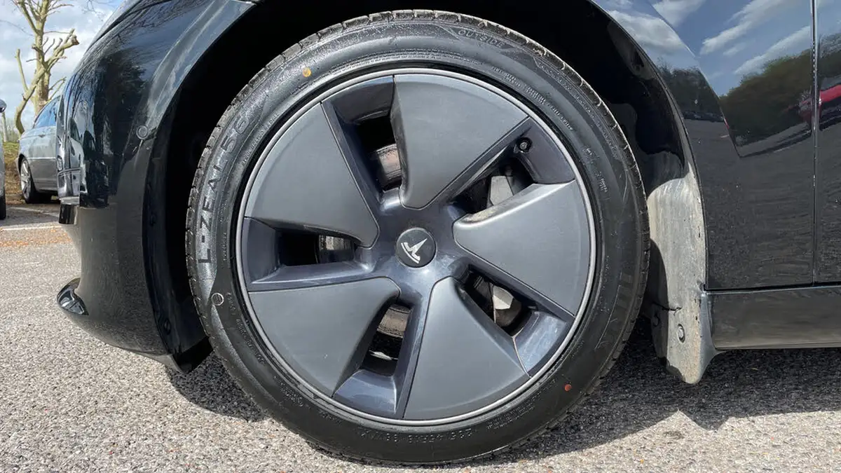 2021-tesla-model-3-e-long-range-awd-big-16