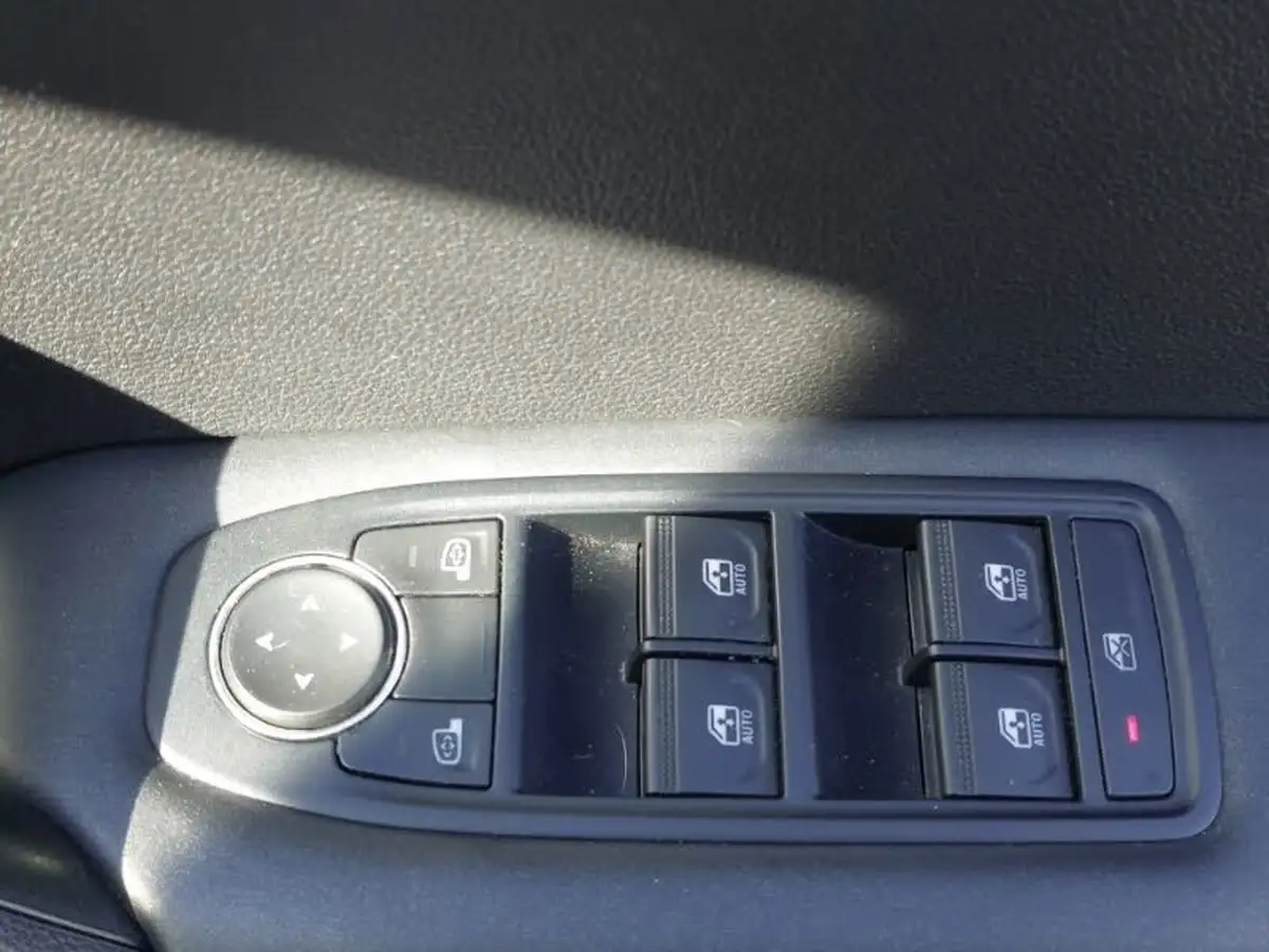 2022-renault-captur-13-tce-iconic-edition-big-12