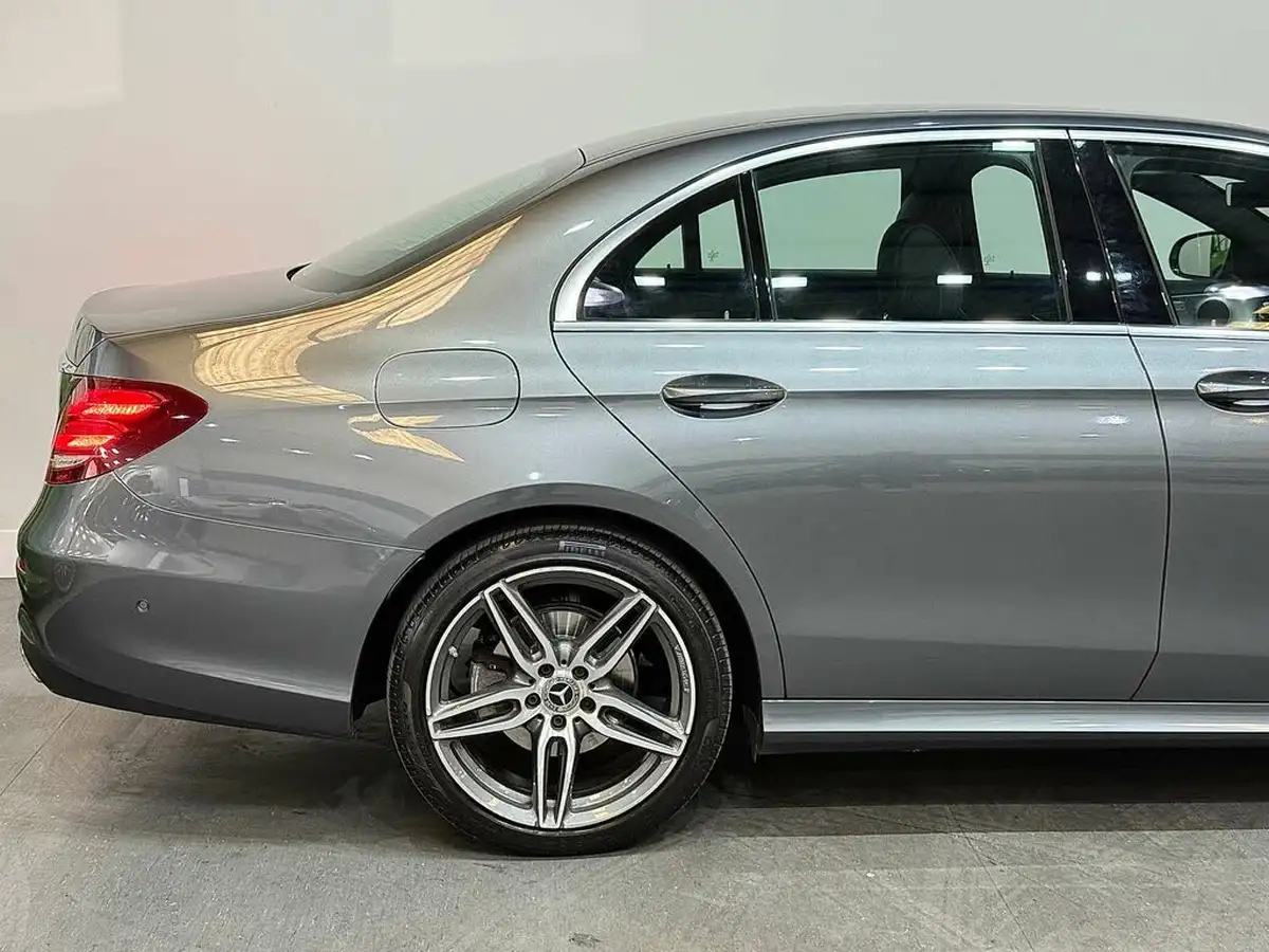 2017-mercedes-benz-e-class-20d-e220d-amg-line-ss-saloon-4d-big-14