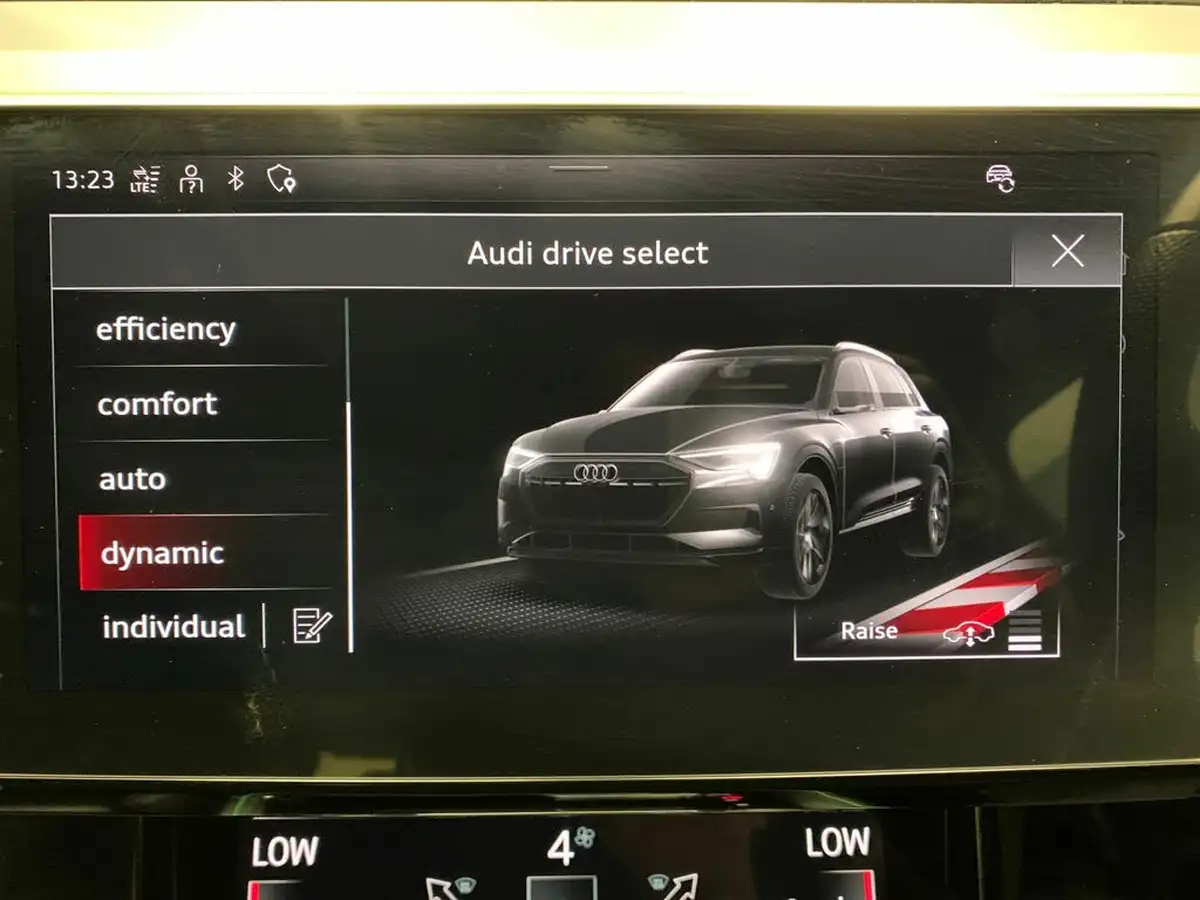 2021-audi-e-tron-55e-s-line-station-wagon-big-20