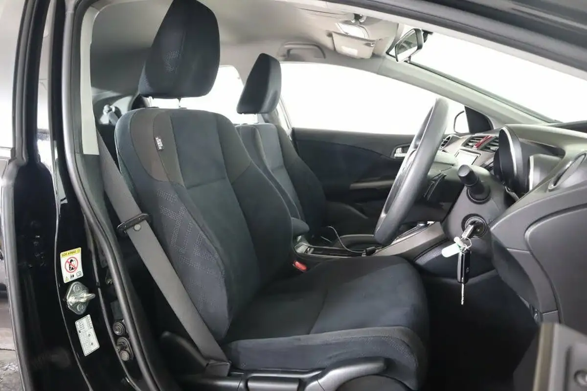 2013-honda-civic-18-se-auto-big-12