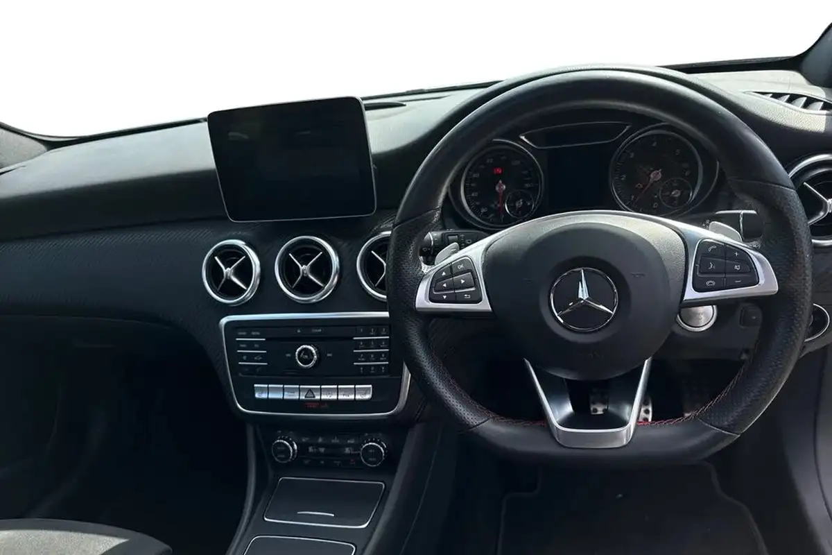 2016-mercedes-benz-a-class-big-17