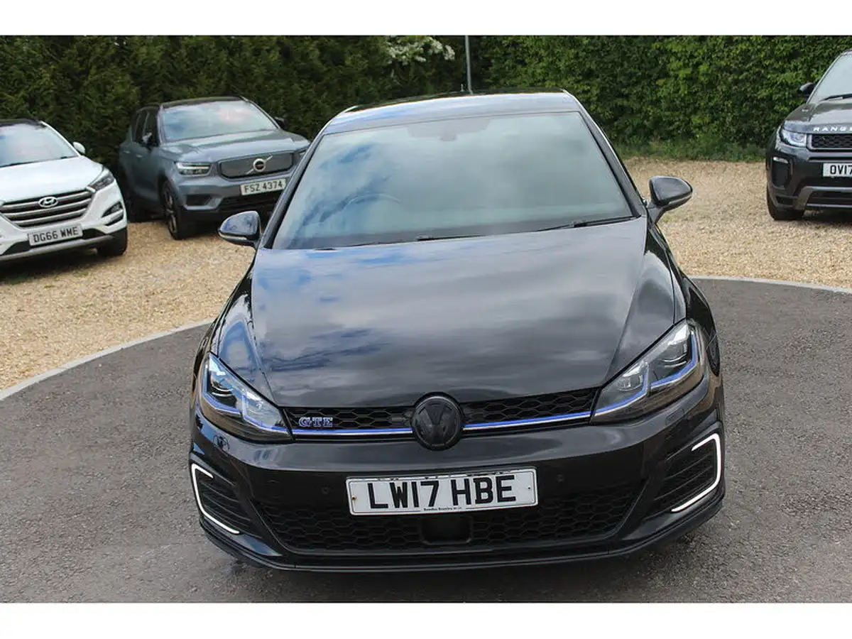 2017-volkswagen-golf-14-tsi-gte-advance-ss-big-1