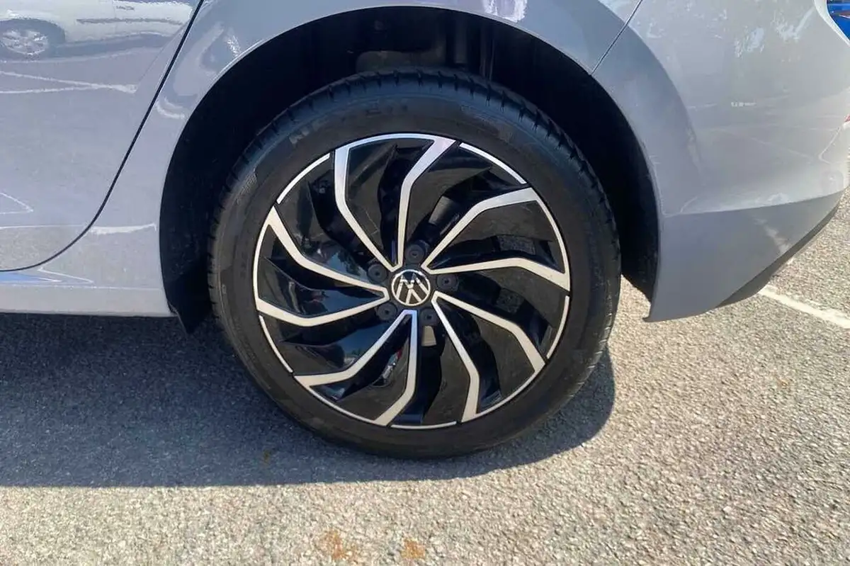 2023-volkswagen-golf-15-tsi-style-edition-130ps-big-4