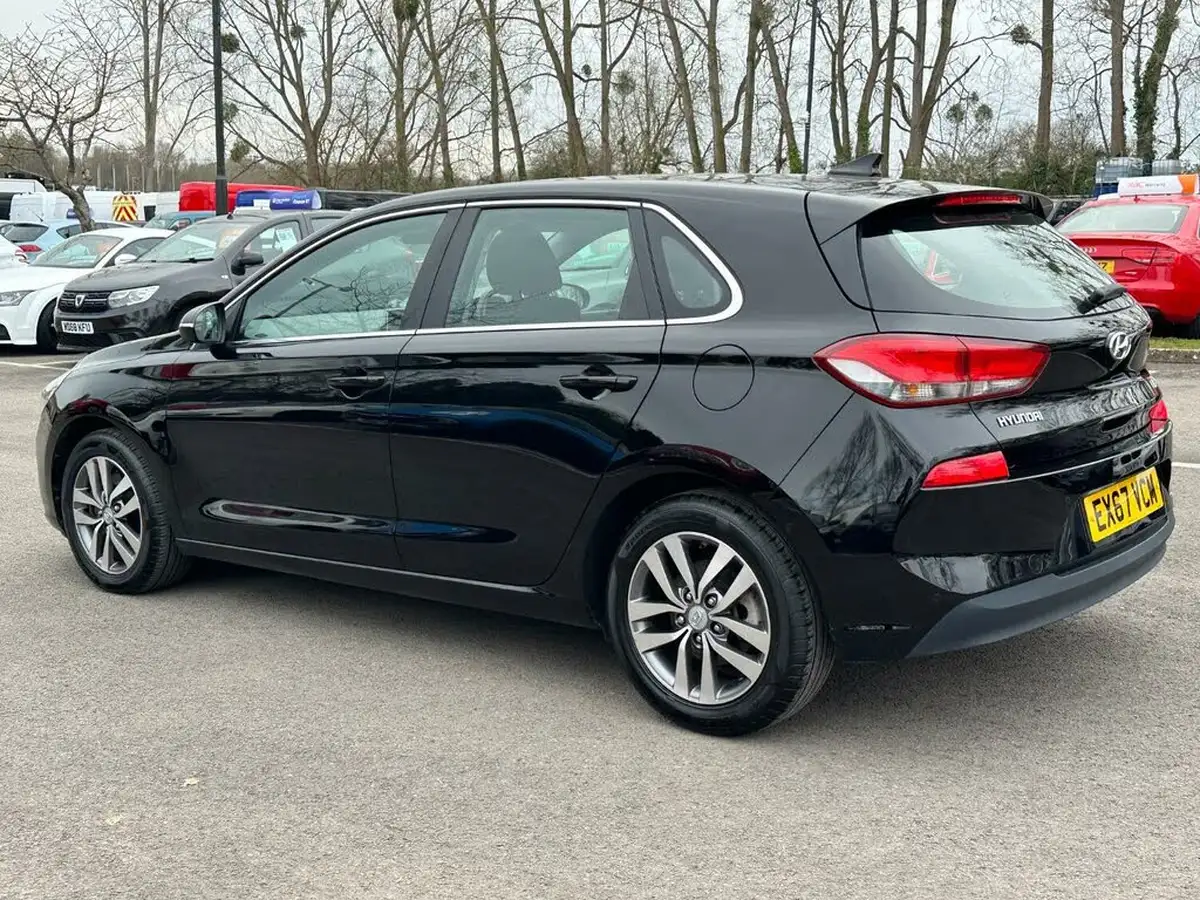 2017-hyundai-i30-10-t-gdi-se-nav-blue-drive-hatchback-big-31