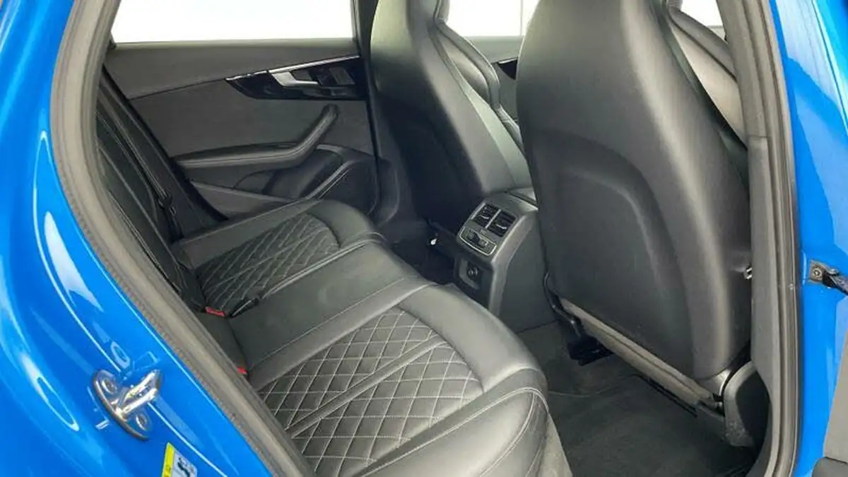 2022-audi-s4-30tdi-v6-black-edition-big-29