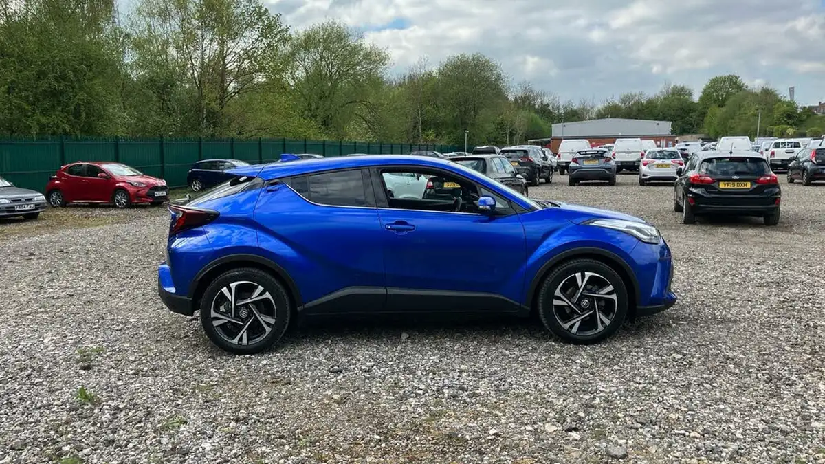 2022-toyota-c-hr-18-vvt-i-design-big-15
