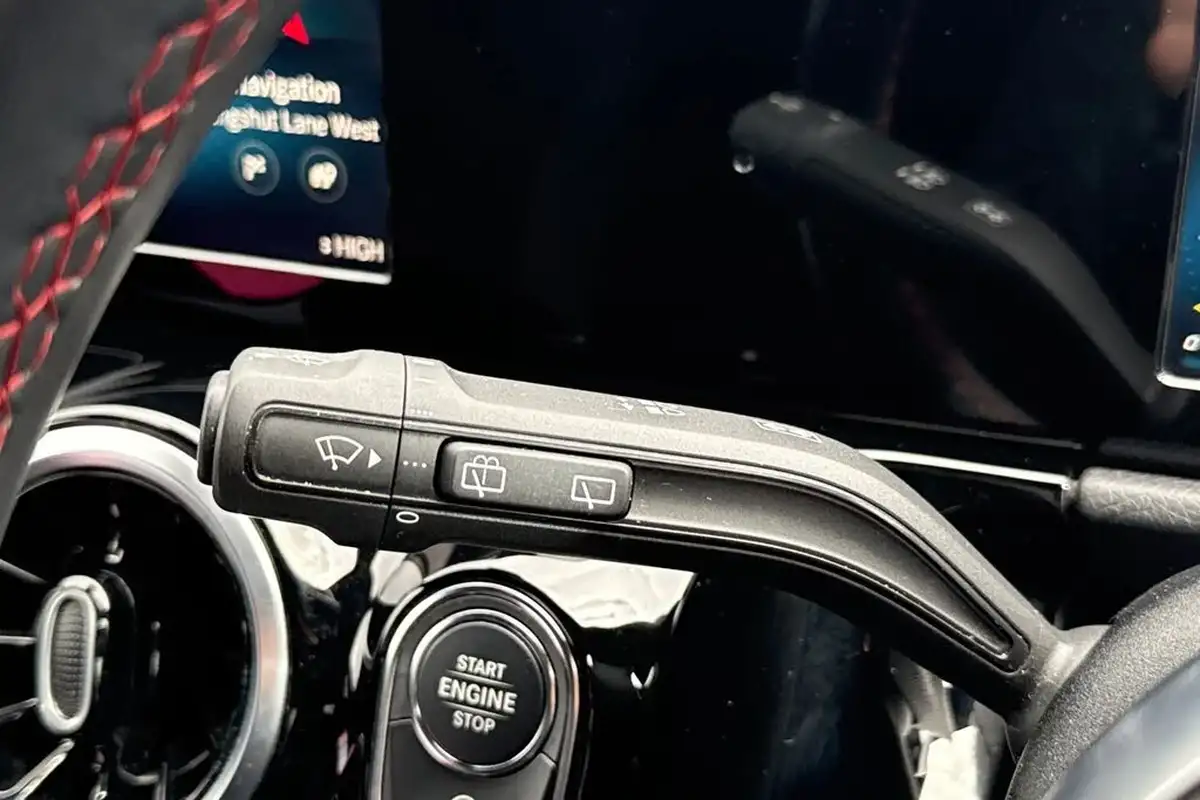 2021-mercedes-benz-gla-class-13-gla-200-amg-line-big-28