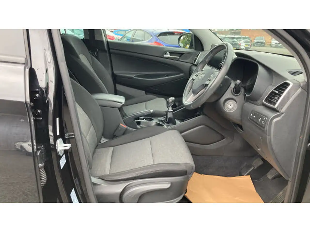 2020-hyundai-tucson-16-gdi-se-nav-big-22