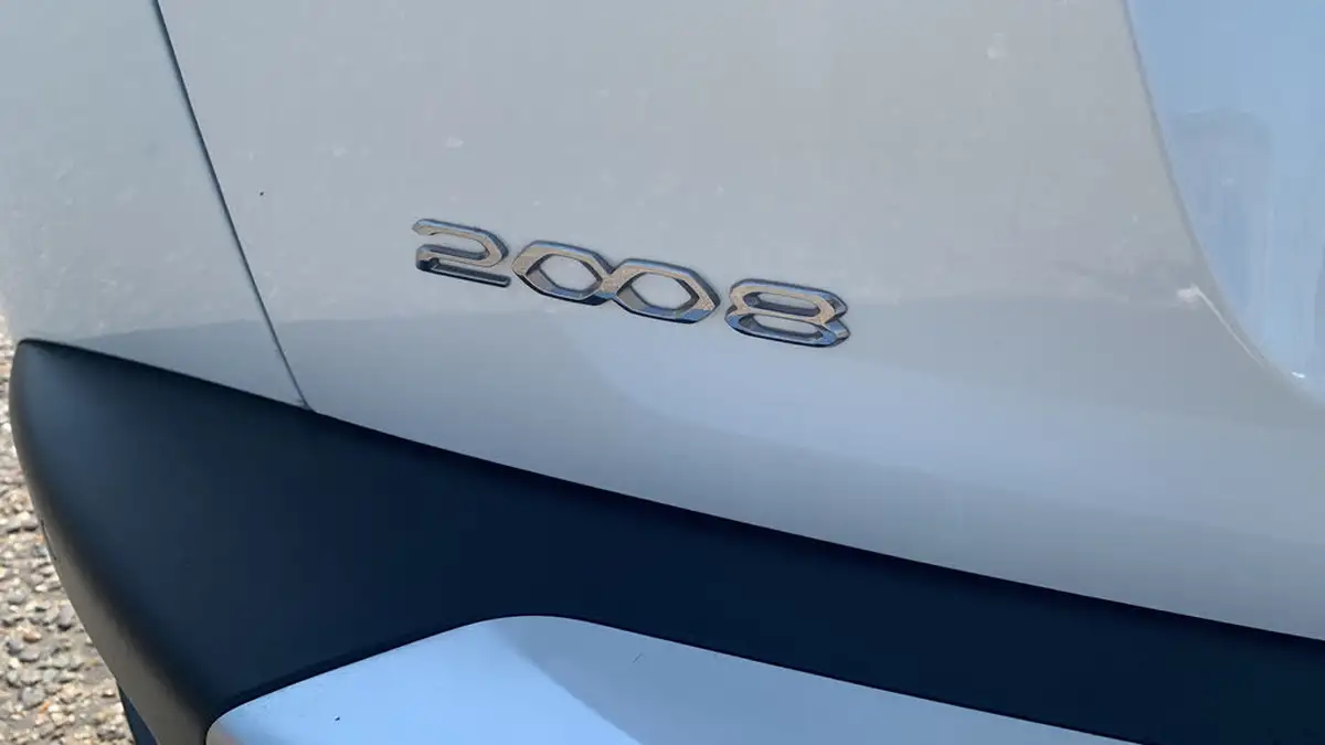 2023-peugeot-2008-suv-12-puretech-gt-130bhp-station-wagon-eat8-big-42
