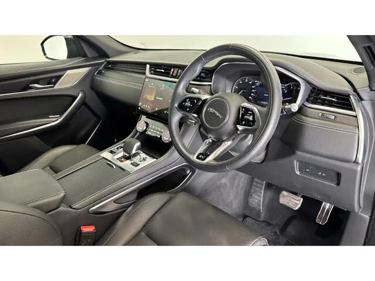 2022-jaguar-f-pace-20-p250-r-dynamic-black-big-10