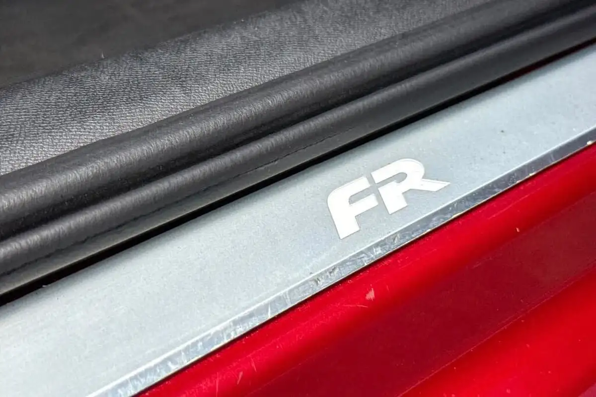 2021-seat-leon-14-e-hybrid-fr-hatchback-big-36