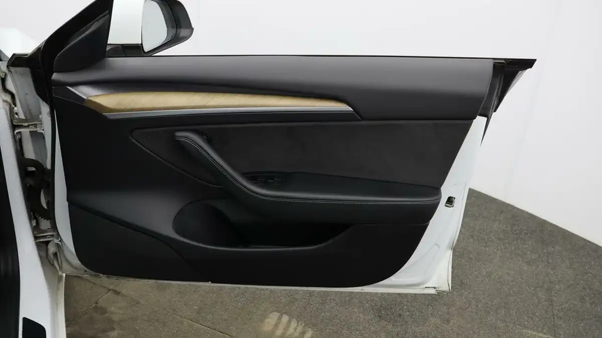 2021-tesla-model-3-e-long-range-4x4-big-14