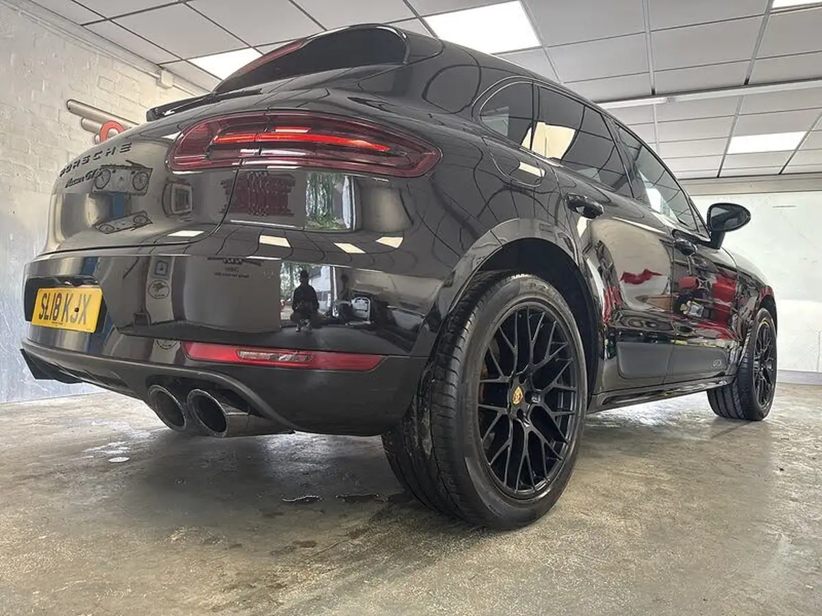 2018-porsche-macan-30-gts-big-6