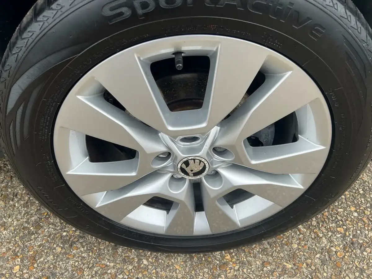 2017-skoda-yeti-outdoor-12-tsi-se-l-drive-dsg-big-7