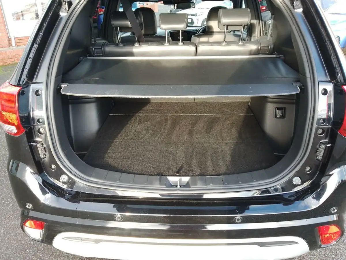 2021-mitsubishi-outlander-24-dynamic-safety-phev-big-8