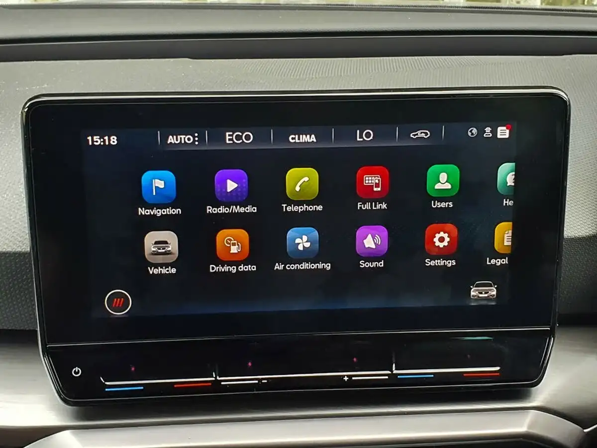 2024-seat-leon-14-e-hybrid-fr-hatchback-big-19