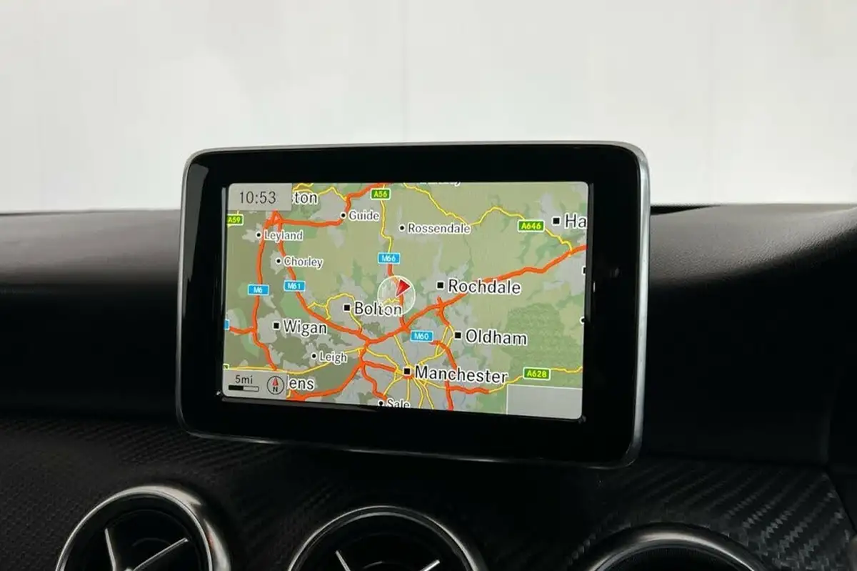 2015-mercedes-benz-a-class-21cdi-a200-night-edition-7g-dct-big-13