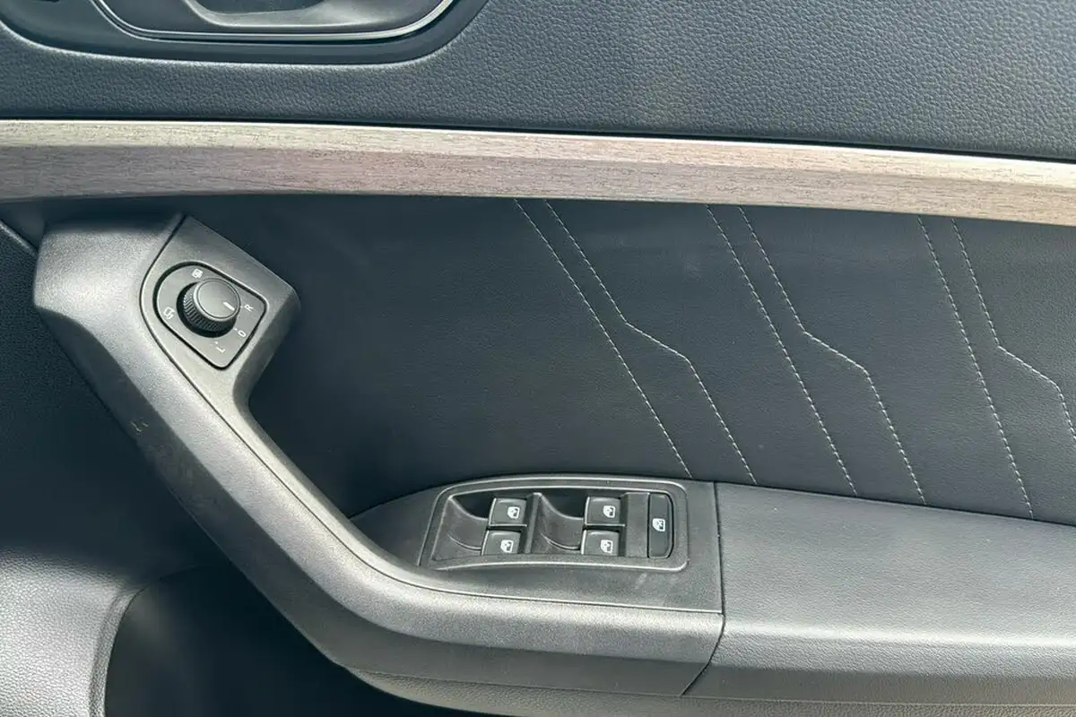 2024-seat-ateca-15-ecotsi-xperience-dsg-big-17