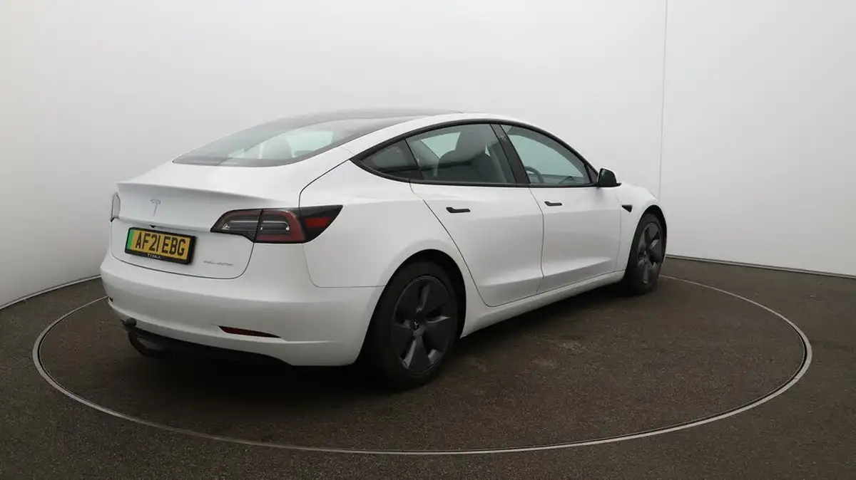 2021-tesla-model-3-e-long-range-4x4-big-7