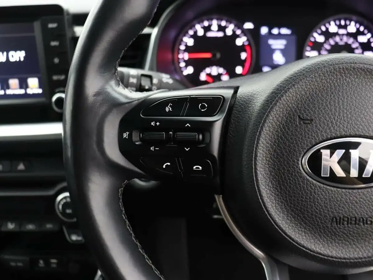 2020-kia-stonic-10-t-gdi-4-dct-big-16