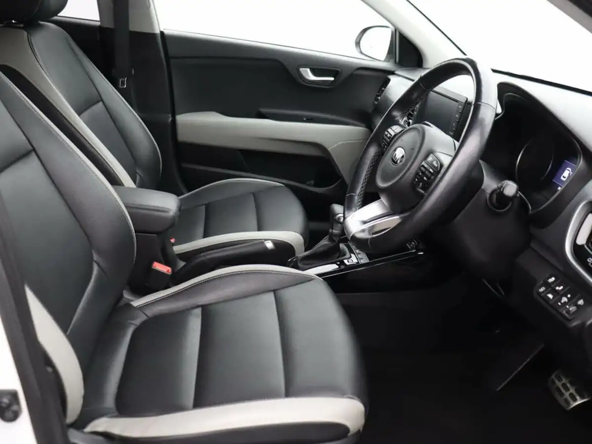 2020-kia-stonic-10-t-gdi-4-dct-big-20