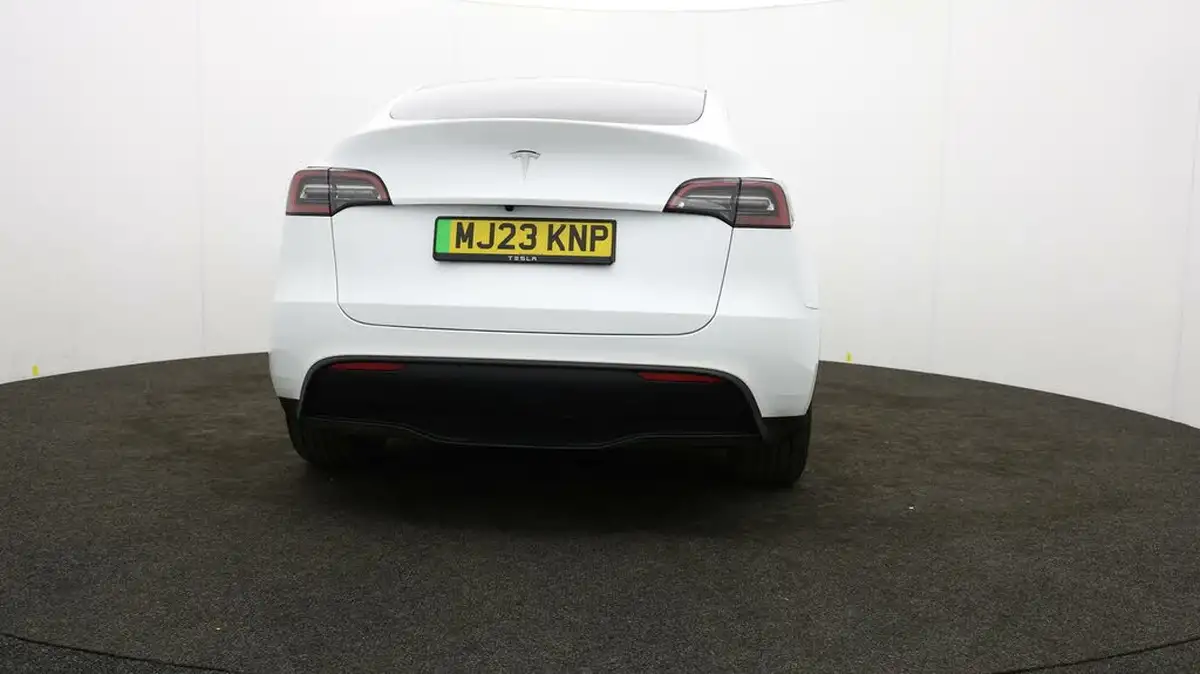 2023-tesla-model-y-e-rwd-big-58