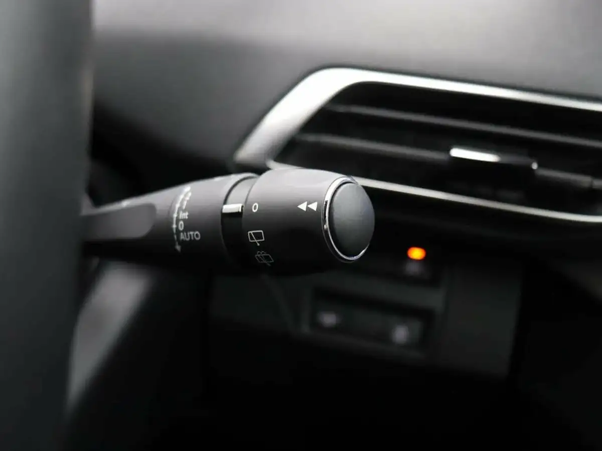 2021-peugeot-3008-suv-12-puretech-gt-big-33