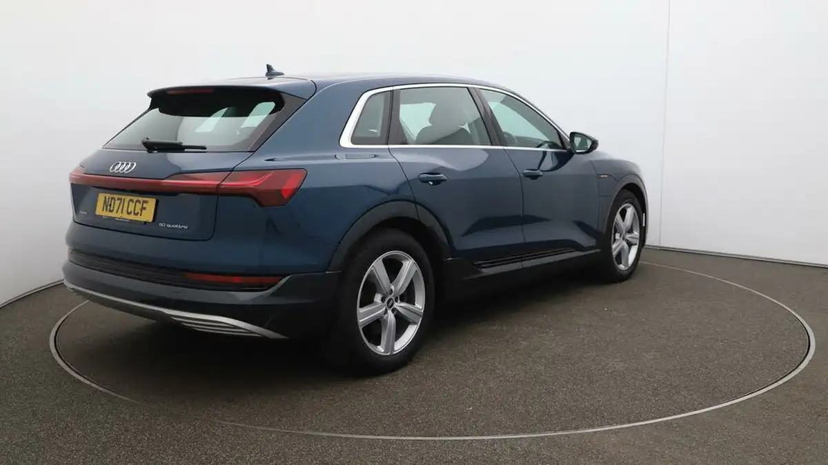 2021-audi-e-tron-50e-technik-station-wagon-big-72