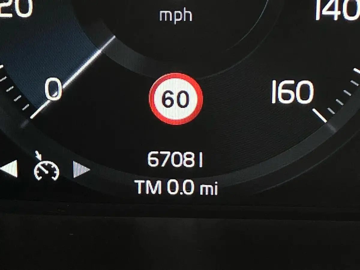 2019-volvo-xc40-20-t4-r-design-pro-awd-big-30