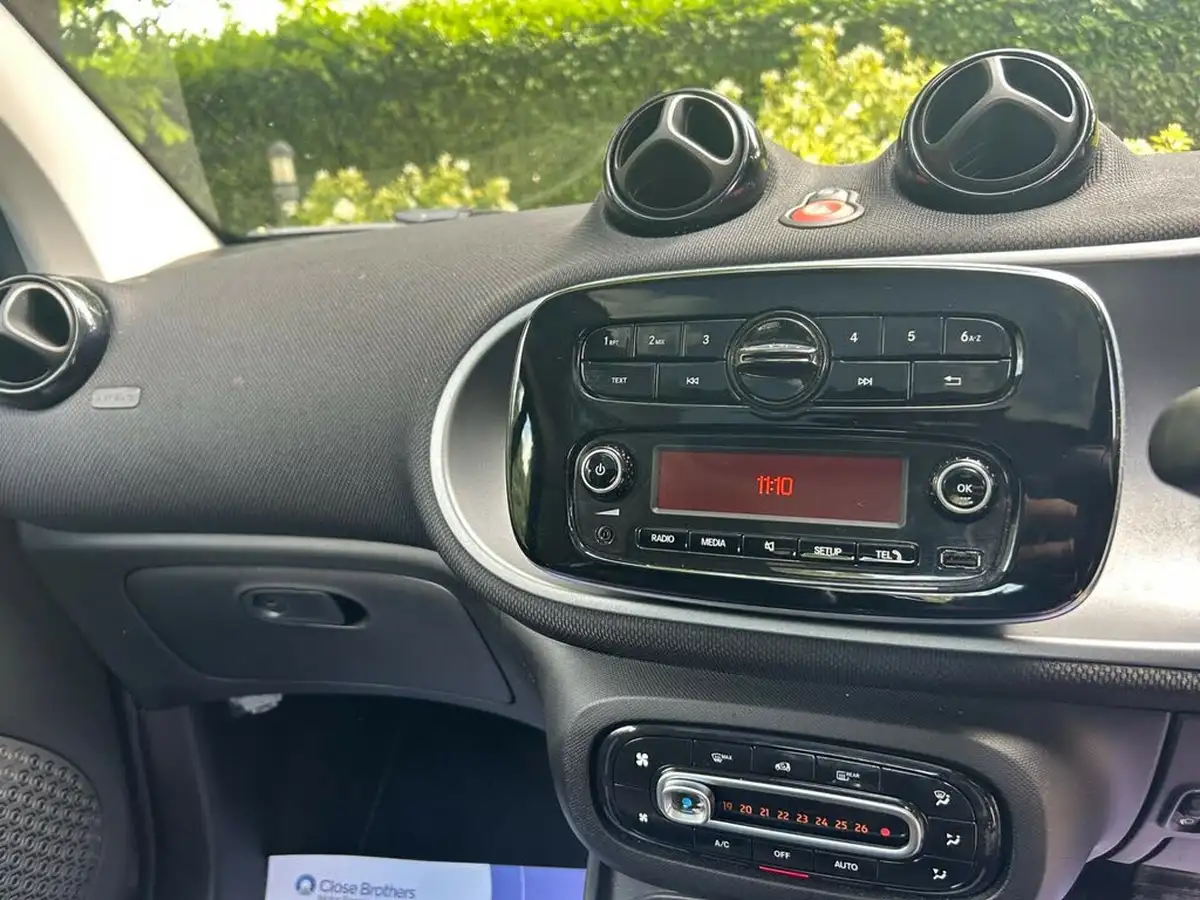 2017-smart-fortwo-10-prime-71bhp-ss-coupe-big-30