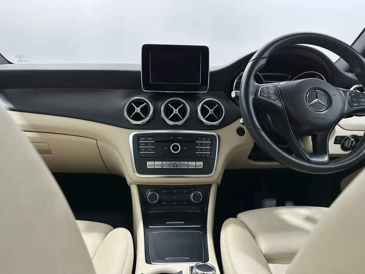 2017-mercedes-benz-gla-class-21d-gla-200d-se-executivess-7g-dct-big-18
