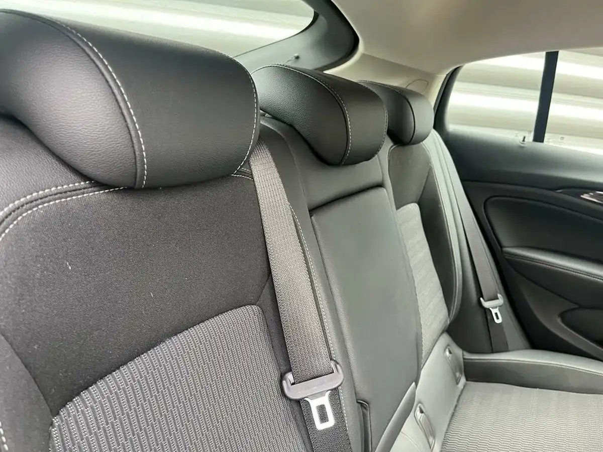2021-vauxhall-insignia-grand-sport-15-turbo-d-sri-nav-big-19
