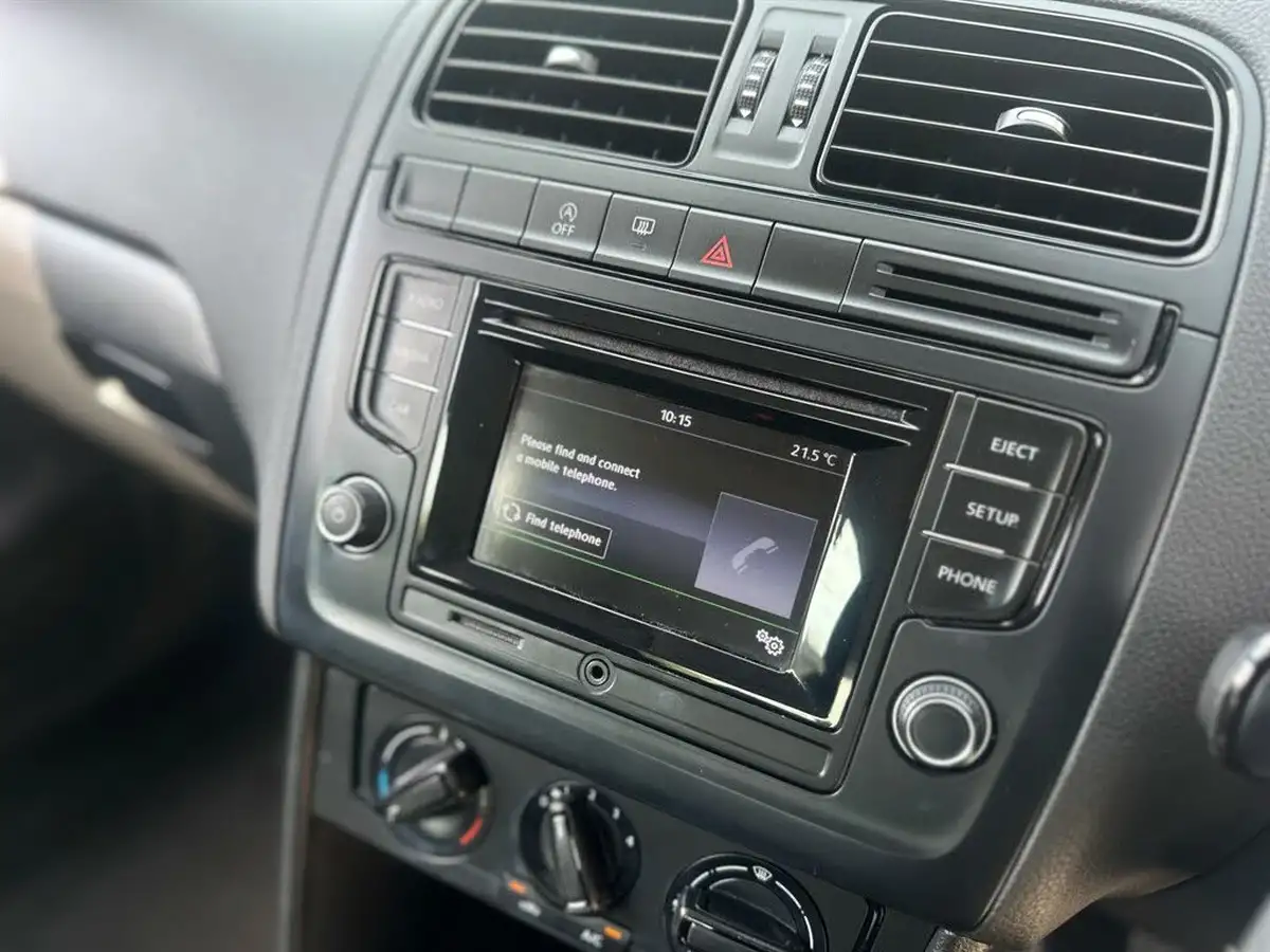 2014-volkswagen-polo-10-s-acbmtss-5d-big-12