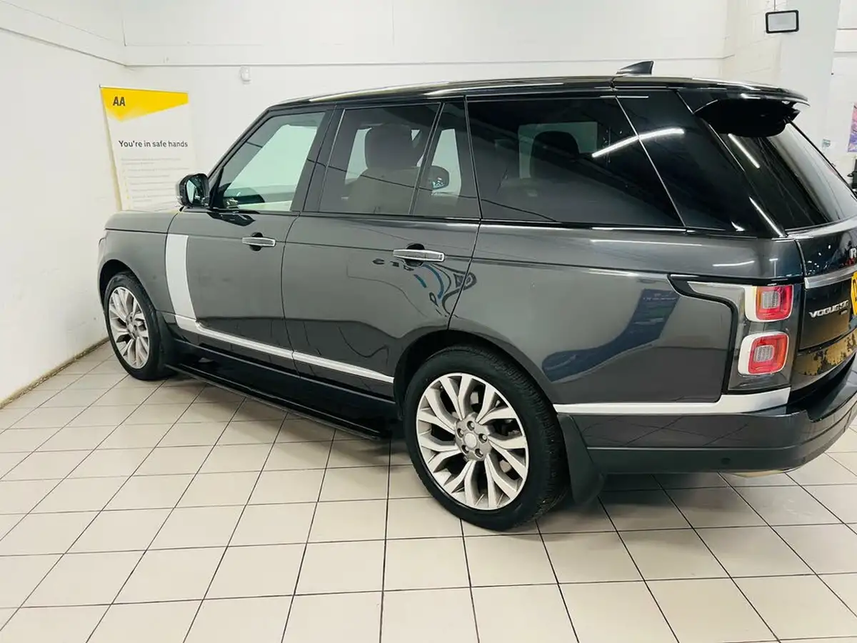 2019-land-rover-range-rover-20p400e-phev-vogue-se-big-4